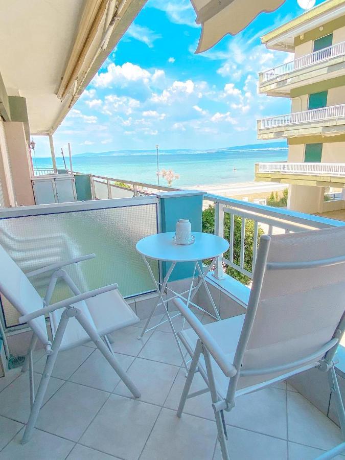 A Wonderful Apartment In Front Of The Sea! Peraia  Exterior photo