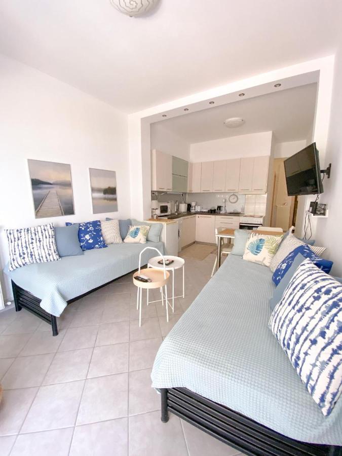 A Wonderful Apartment In Front Of The Sea! Peraia  Exterior photo